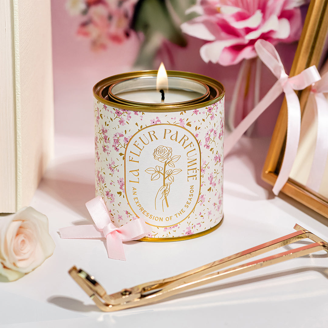 La Fleur Candier fancy coquette candle with a delicate floral scent. A luxury gift for women who love soft girl aesthetic, balletcore, and Parisian chic home fragrance.