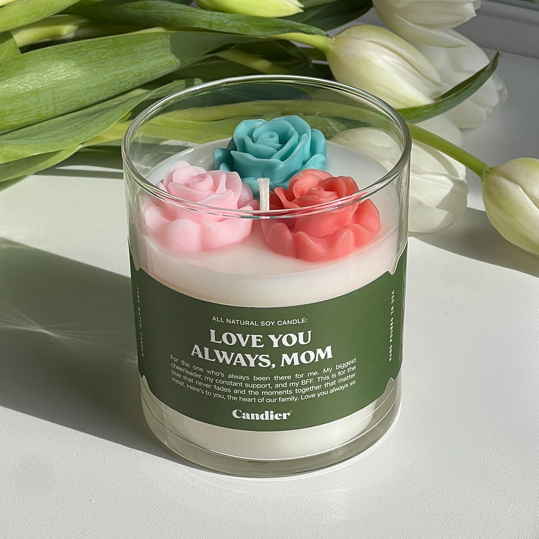 Luxury flower candle for Mother’s Day gift. This floral candle is a beautiful way to celebrate moms with blooming fragrance and elegant aesthetic