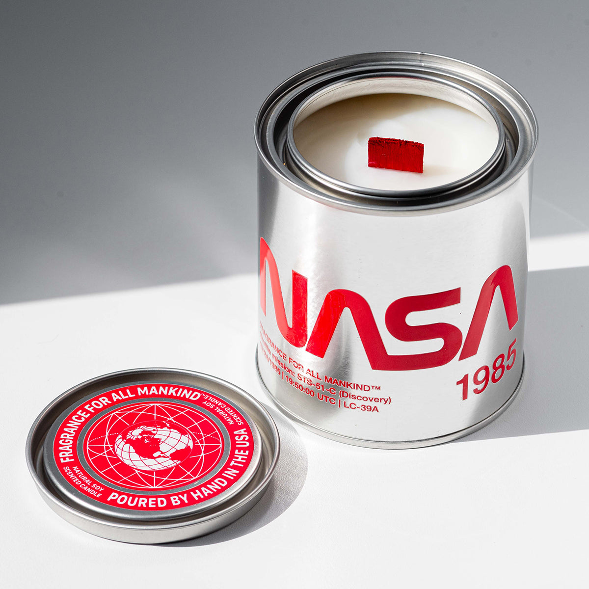 Hand-Poured NASA Candle with natural soy scented  Wax – Thoughtful Gift for him, Engineers & Science Enthusiasts